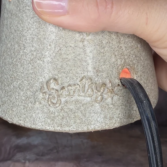 Scentsy Hatteras Mid Size Wax Warmer Light 6 Scent Bars Included - Picture 10 of 14